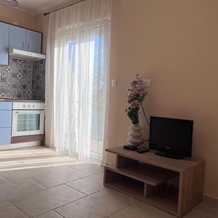 Marina Appartement Malinska Buitenkant foto