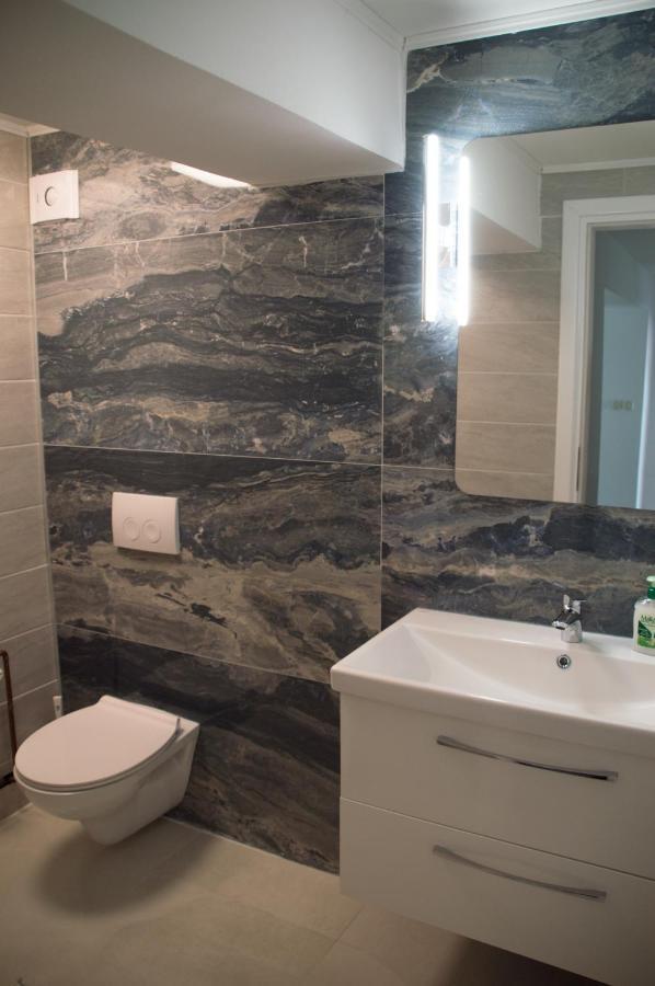 Marina Appartement Malinska Buitenkant foto