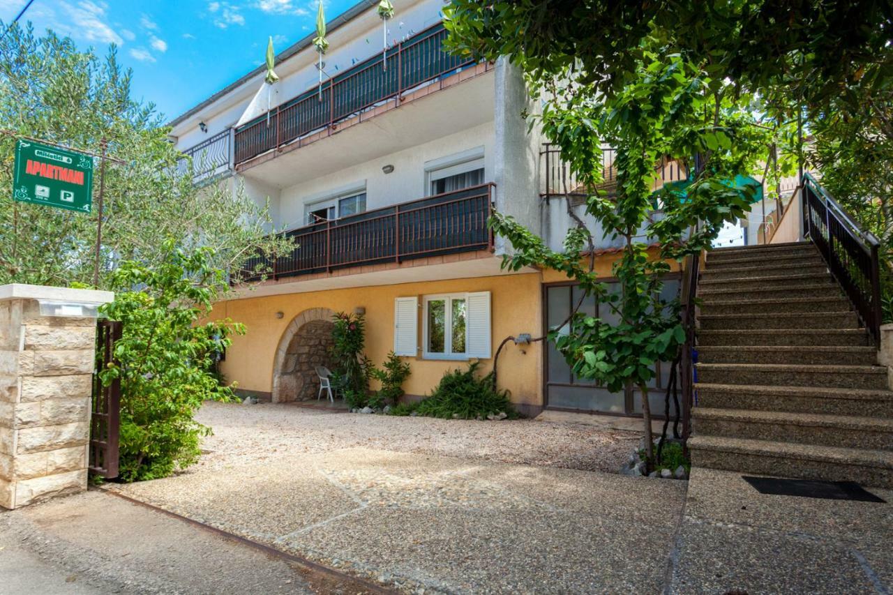 Marina Appartement Malinska Buitenkant foto